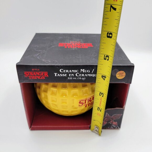 Stranger Things Netflix Ceramic Mug Yellow Waffle Texture 18 oz NIB Cup Read - Picture 9 of 10